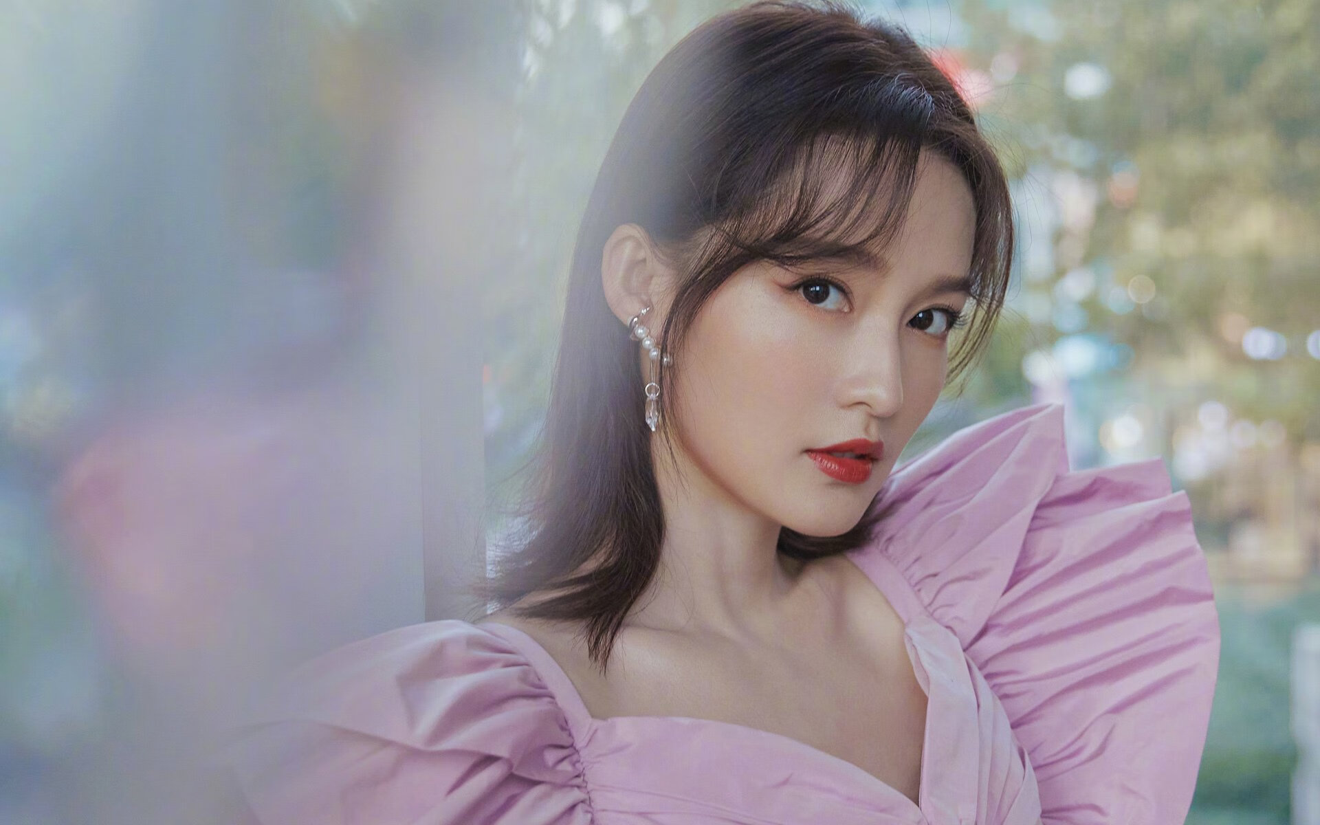 里昂注重体能轮换保持阵容活力,里昂打法