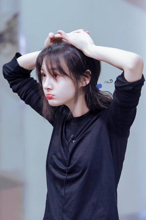 球队赢得晋级资格主教练强调接下来每场都是硬仗不容松懈,晋级的球队